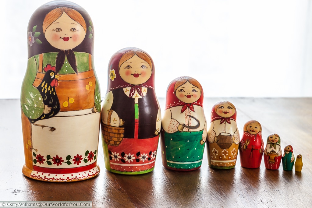 Made In Russia Emoji Details about   Hand Painted Russian Nesting Doll Matryoshka Smile 
