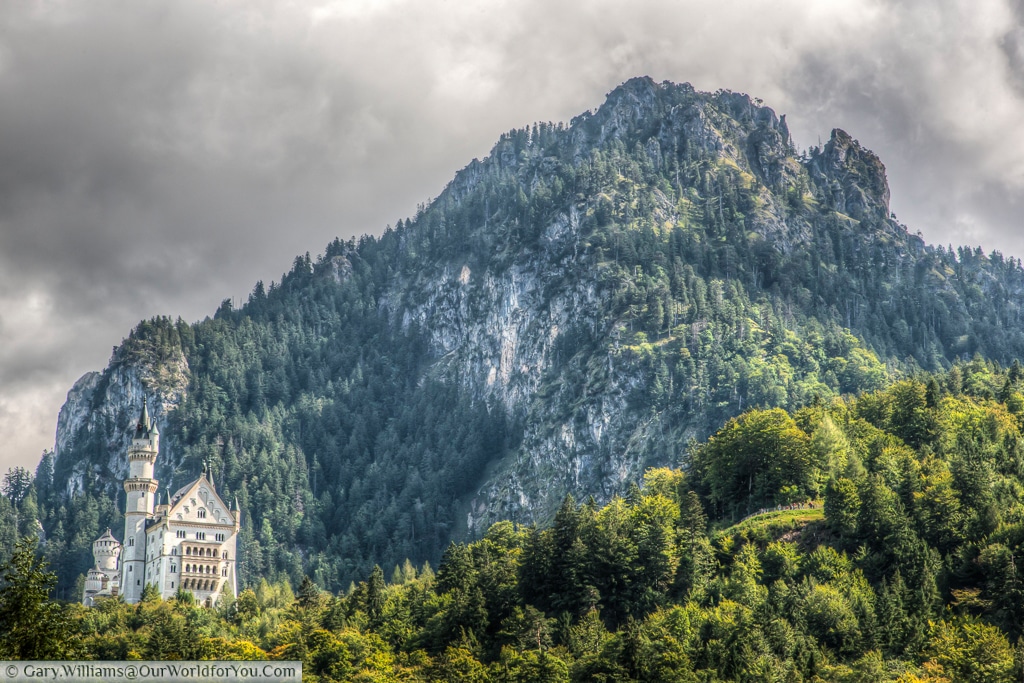 Schloss Neuschwanstein nestled in the mountains, Hohenschwangau, Bavaria, Germany