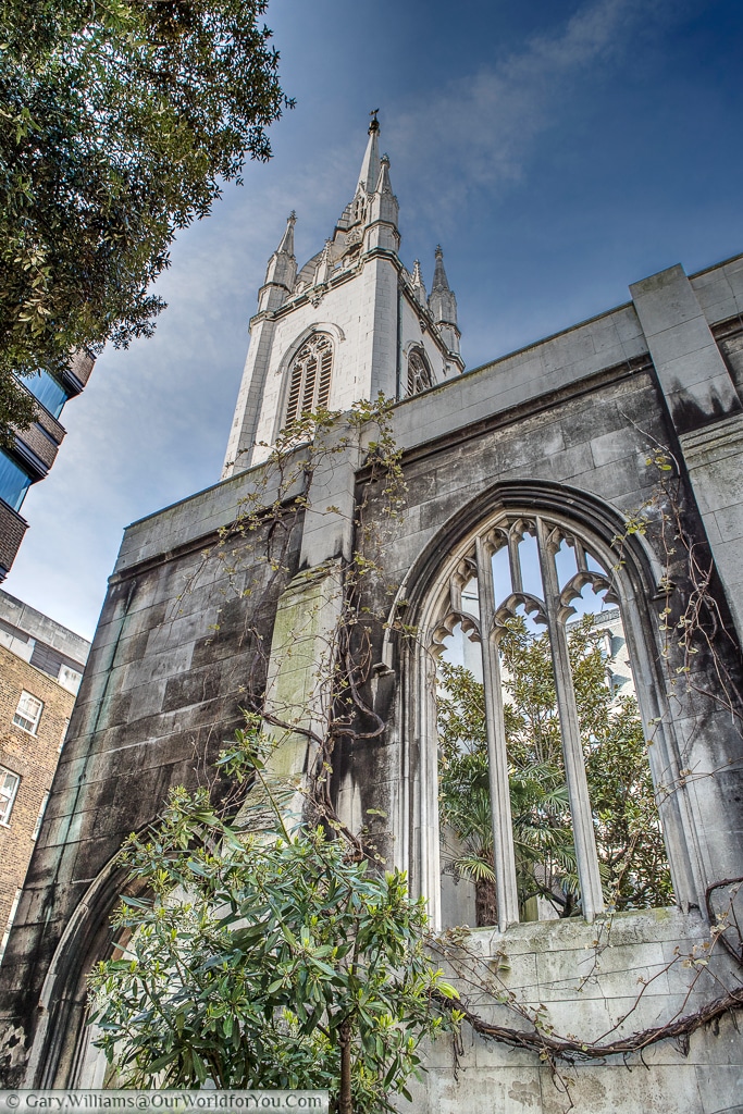 St Dunstan in the East, a quiet gardens in the City of London around a ruined church, London, England, UK