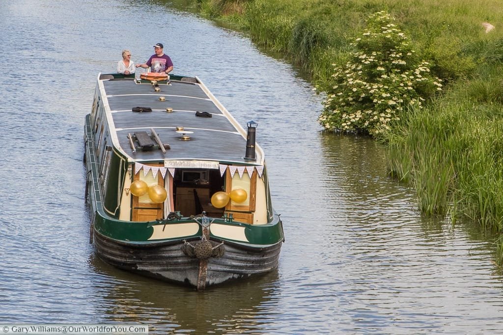 Moonbean chugging along on the Kennet & Avon Canal, England, United Kingdom