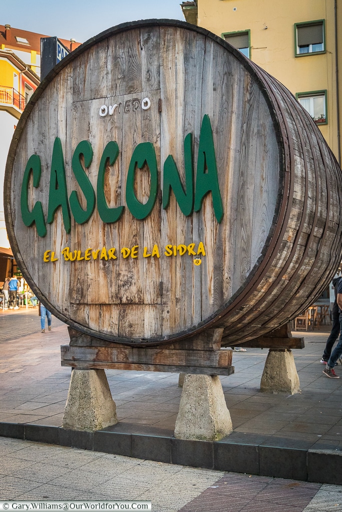 Cider barrel, Calle Gascona, Oviedo, Spain