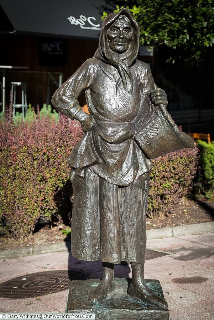 La Gitana or The Gypsy statue, Oviedo, Spain