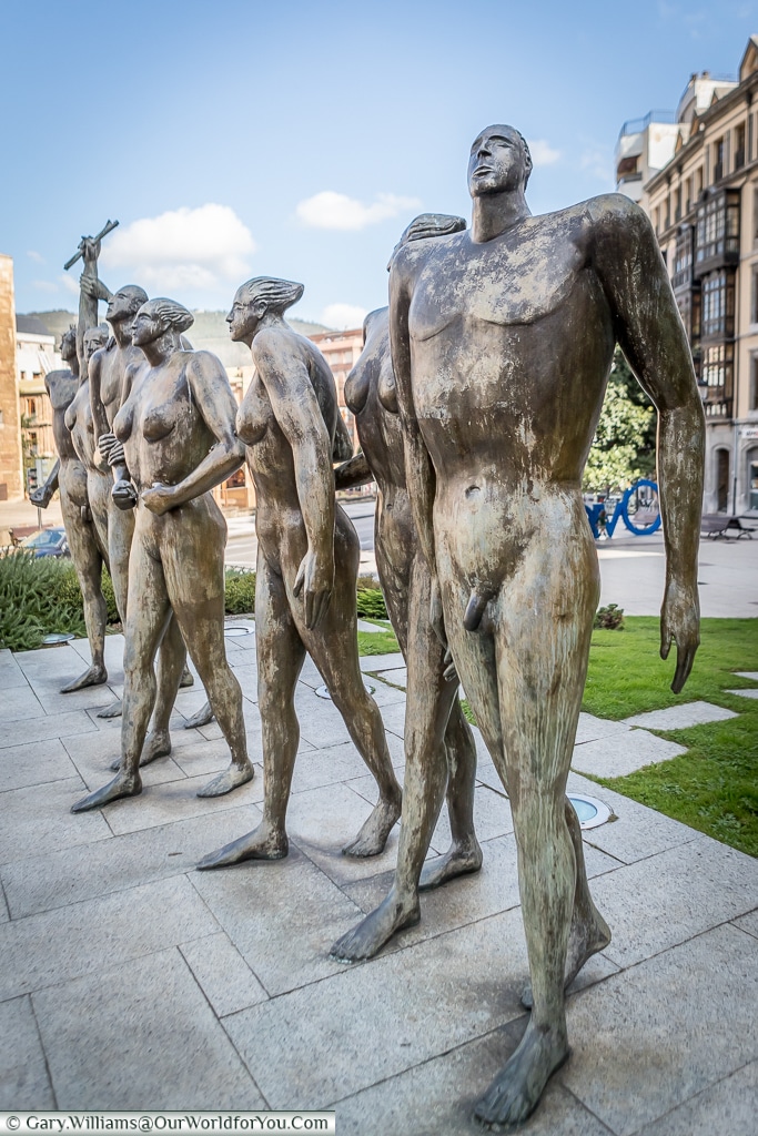 Monumento a la Concordia, a bronze sculpture of 7 figures in Carbayon Square, Oviedo, Spain