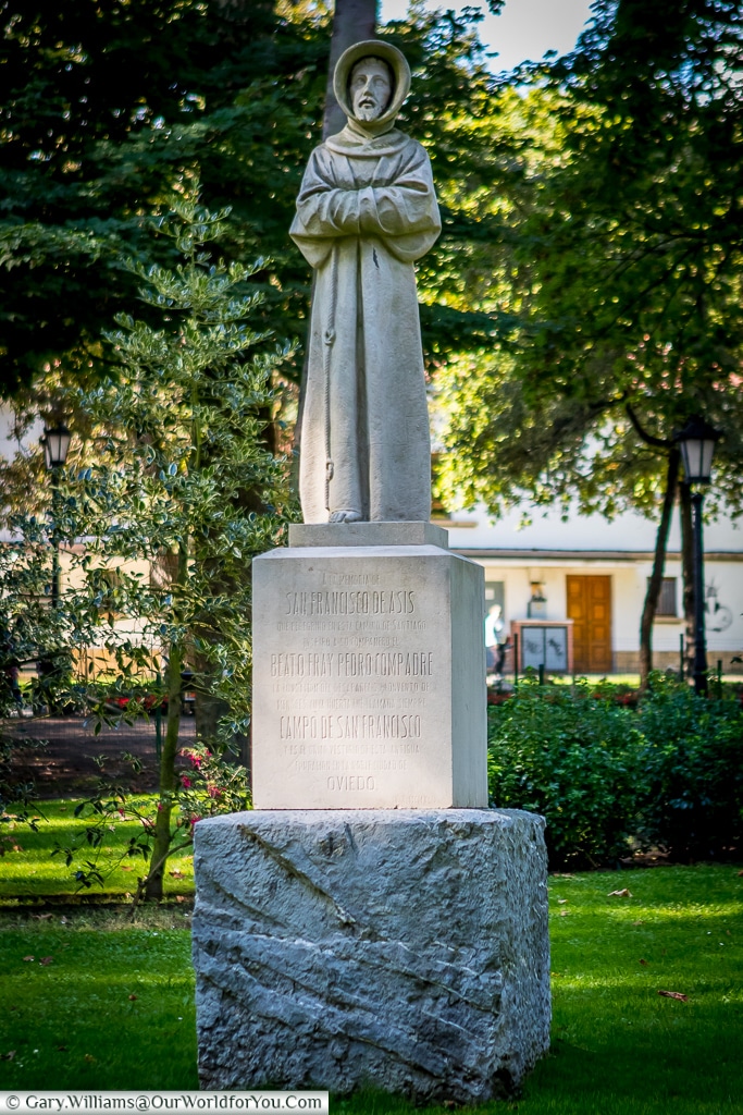 Statue of San Francisco de Asis, Oviedo, Spain