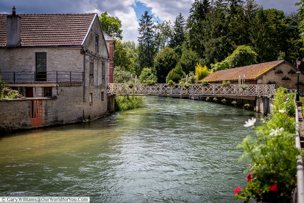 The foot bridge, Essoyes, France