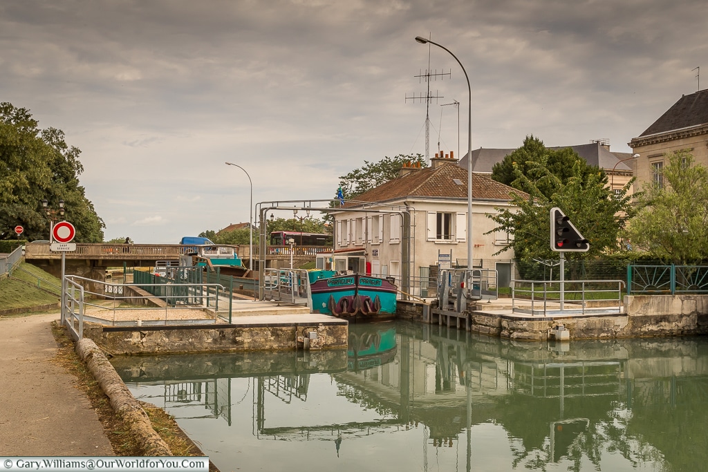 A lock on the Marne canal, Châlons-en-Champagne, France