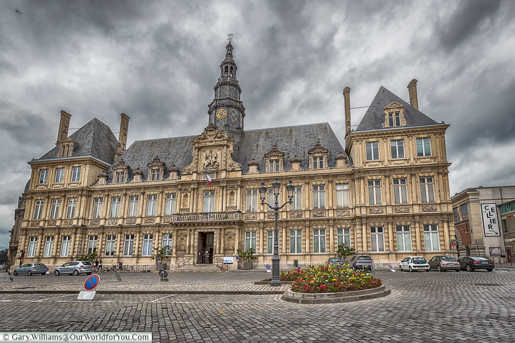Place de l'Hôtel de ville, Reims, Champagne Region, France