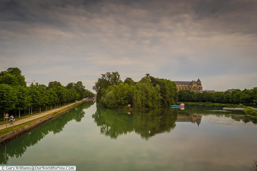 Call girl in Chalon-en-Champagne