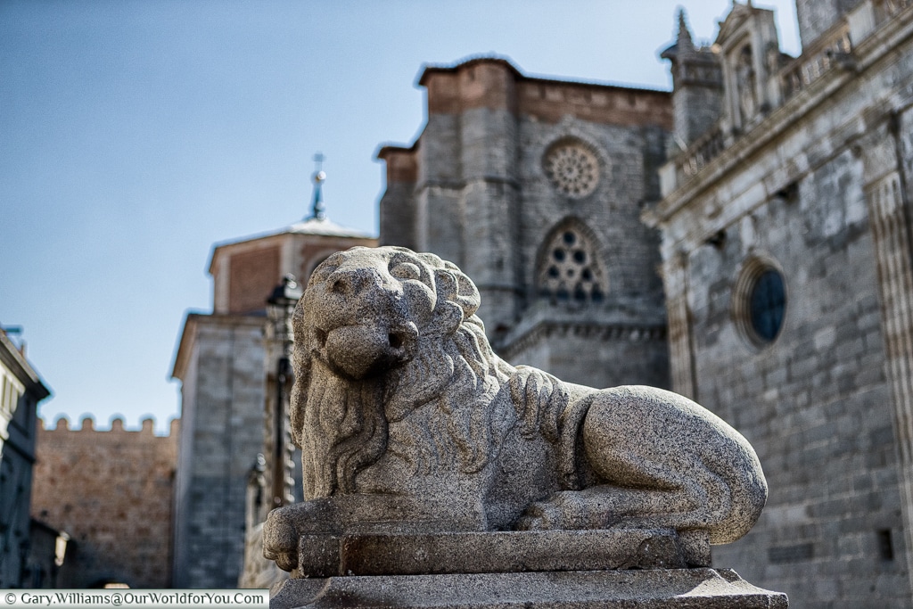 The lion outside the Catedral de Ávila, Spain