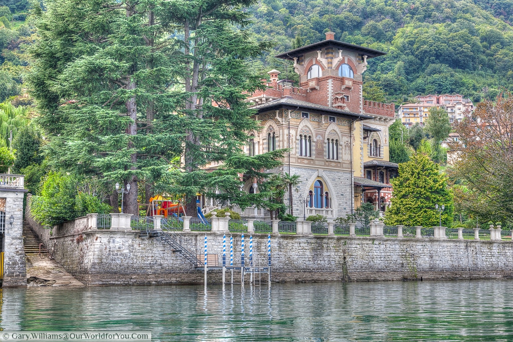 A beautiful villa set beside the Lake, Lake Como, Lombardy, Italy