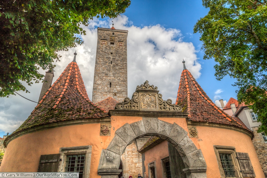 The view of the Castle gate (Burgtor) from the Castle Gardens (Burggarten) , Rothenburg ob der Tauber, Bavaria, Germany