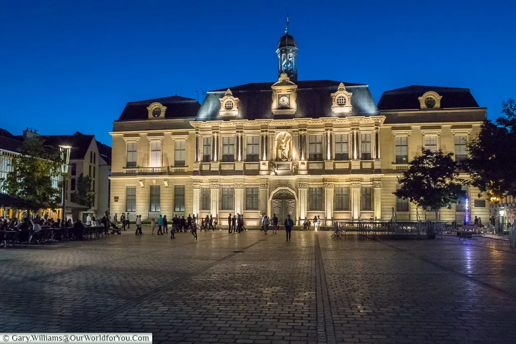 Hotel de Ville de Troyes, Troyes, Champagne, Grand Est, France