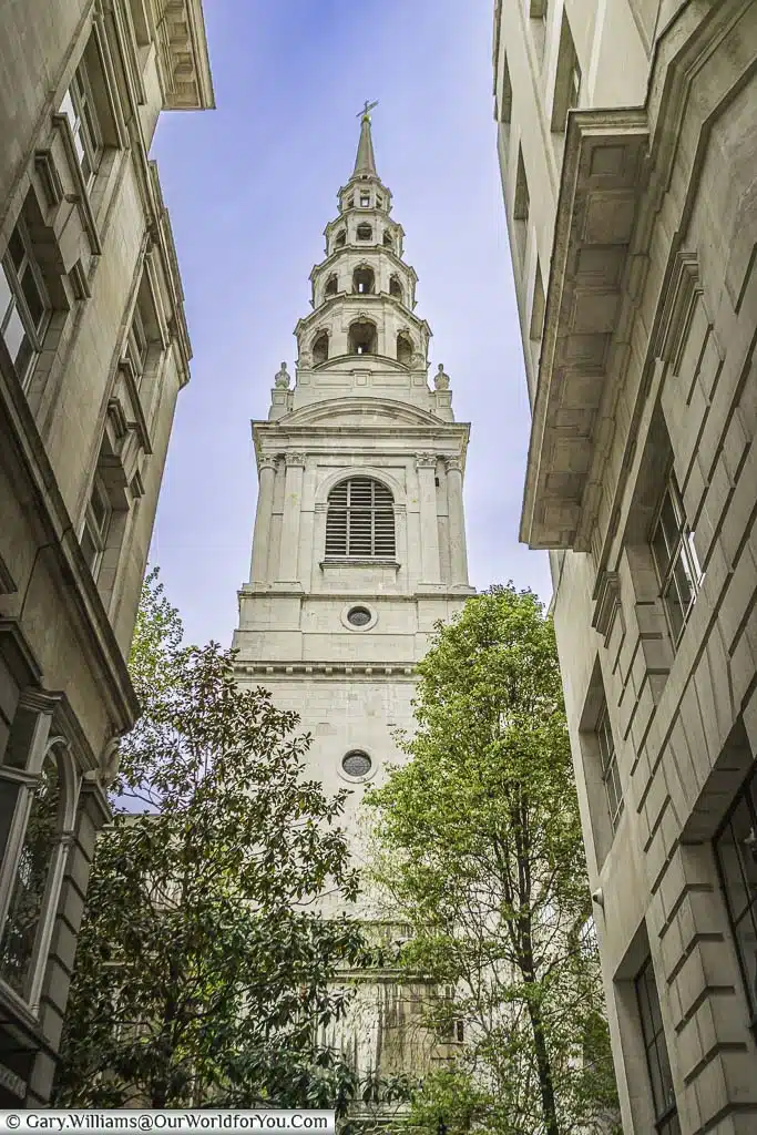 The tiered spire of St Bride’s Church said to influence the design of a traditional British Wedding cake