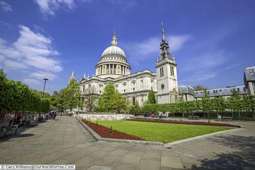 St Paul’s Cathedral under a deep blue sky