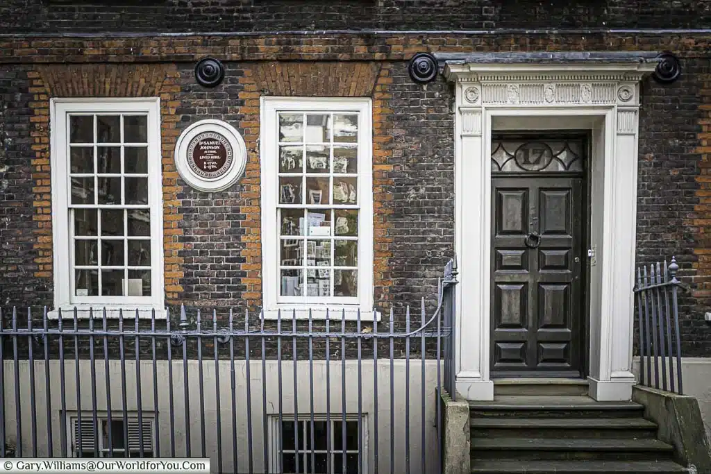 The original memorial plaque on no. 17 Gough Square the home of Dr Johnson