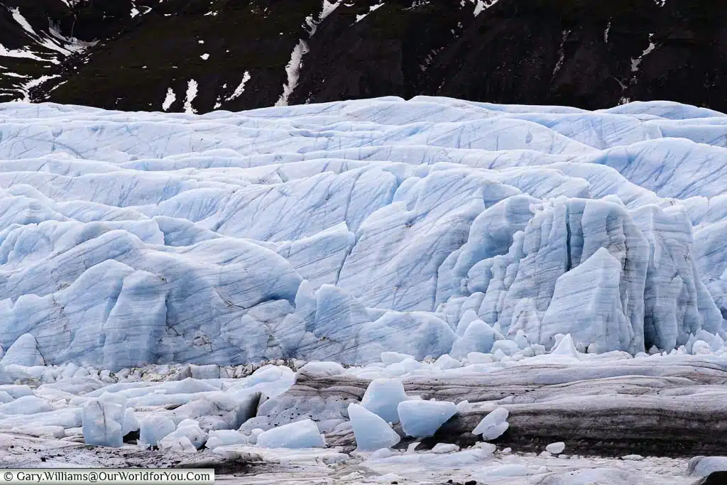A close-up of the pale blue layers of the Skaftafellsjökull glacier