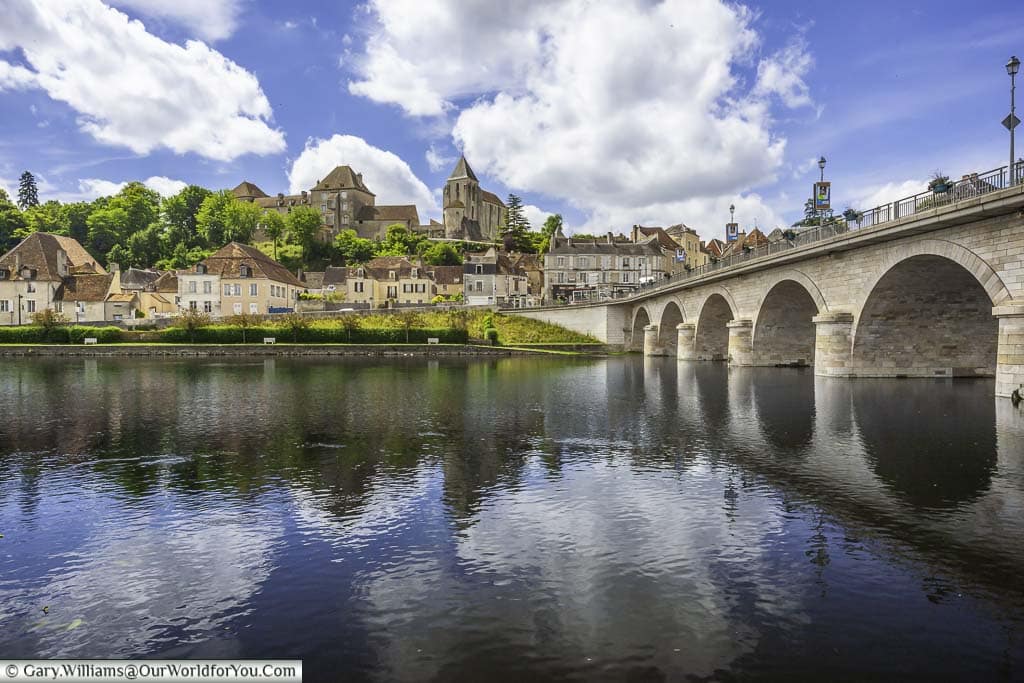 A view across the creuse river at Le blanc to the château de naillac in the val de loire region of france