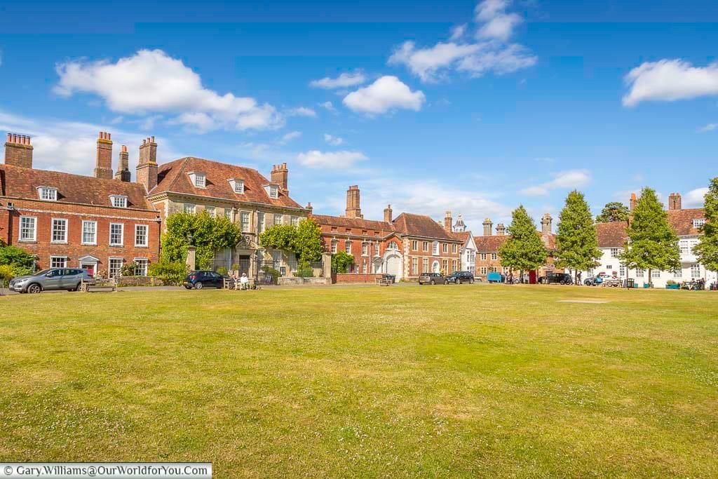 The view from the edge of choristers square in salibury to Mompesson House on the edge.