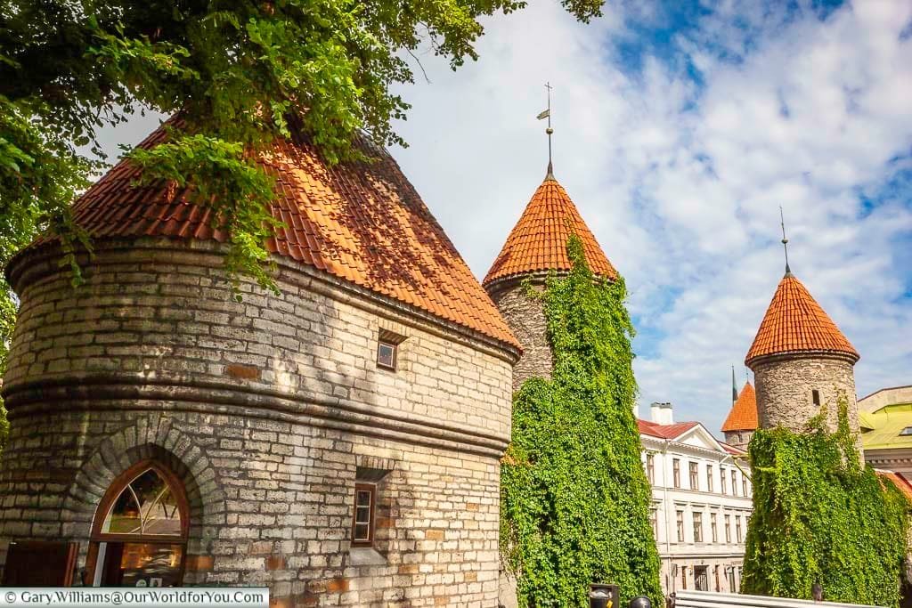 These towers are one of the entrances to the Old Town, they are symbolic of the transition from the new city to the Old Town.
