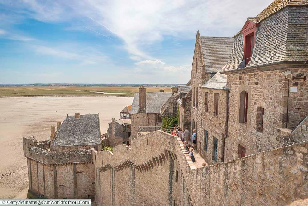 The walkway around the ramparts of Mont-Saint-Michel, an alternative to the Grand Rue.