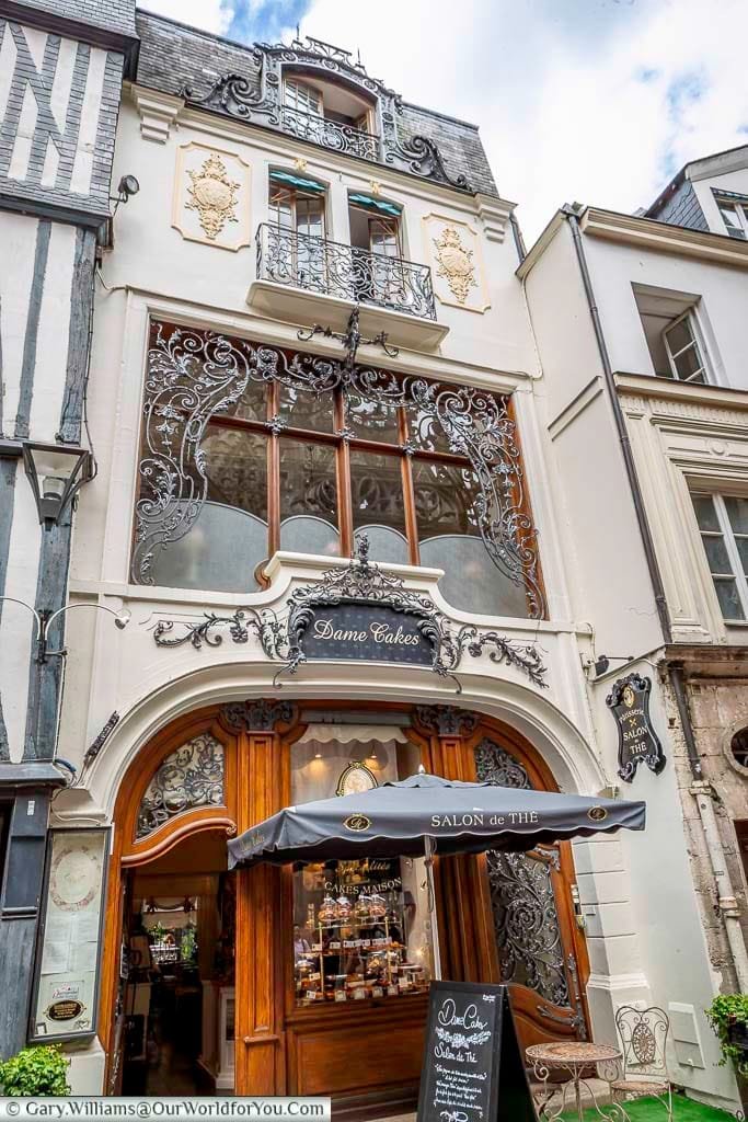 An ornate art deco style facade to a pastisserie in Rouen.
