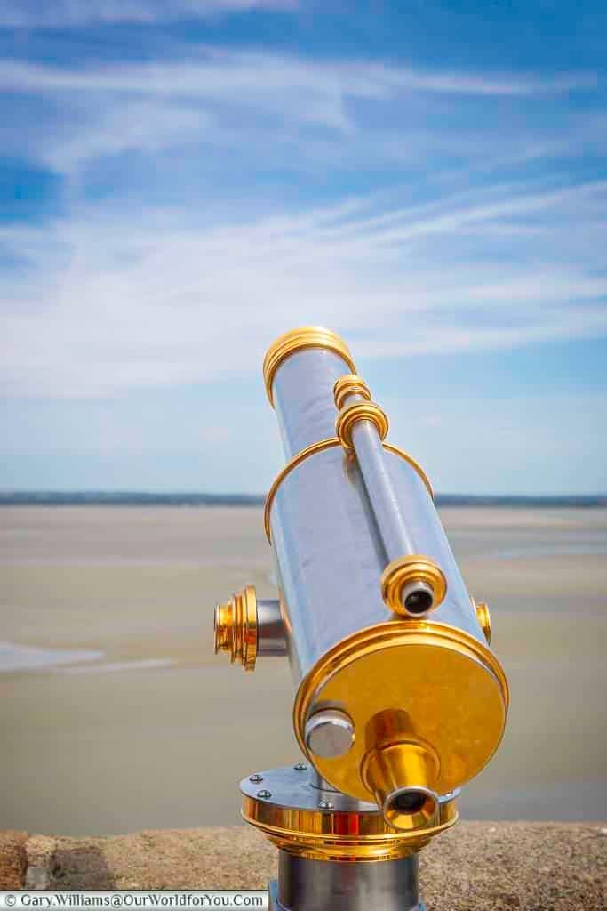 A polished brass and stainless steel telescope to take in the views around Mont-Saint-Michel.