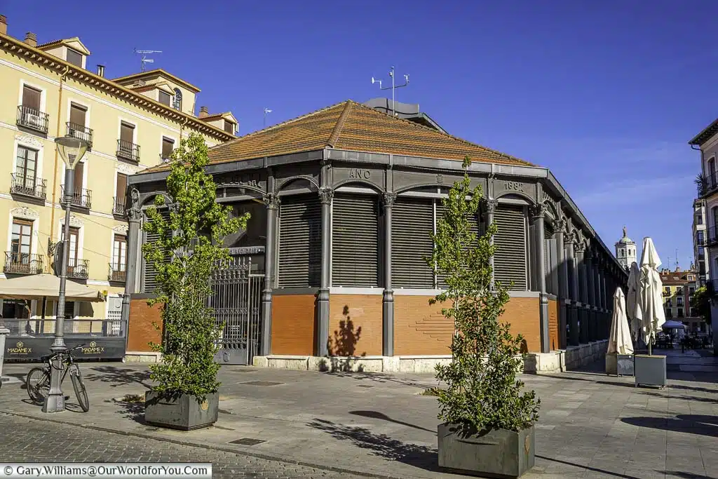 The cast iron and red brick mercardo del val in valladolid, spain
