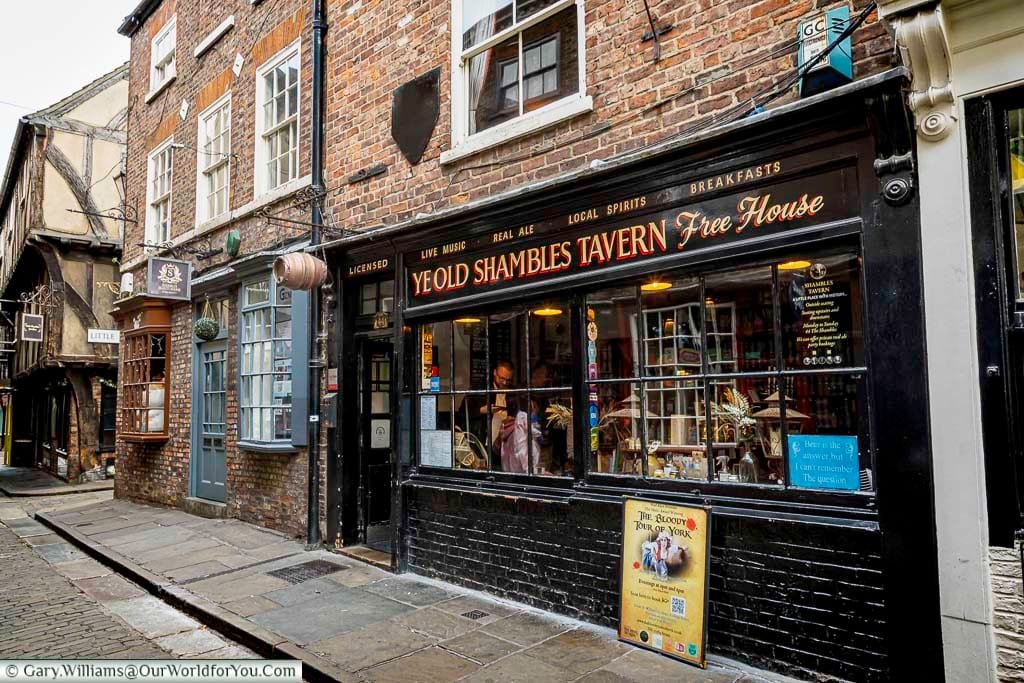 Ye Old Shambles Tavern, nestled on York’s famous Shambles street, invites visitors with its historic charm, real ales, and local food. A popular stop for tourists exploring York’s landmarks and vibrant medieval streets