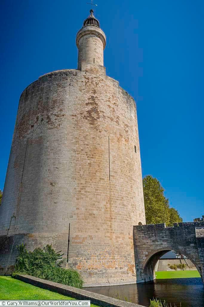 The Tour de Constance rises majestically into the blue sky, once a prison and a symbol of royal authority in Aigues-Mortes. Visit this iconic landmark and delve into centuries of French history.