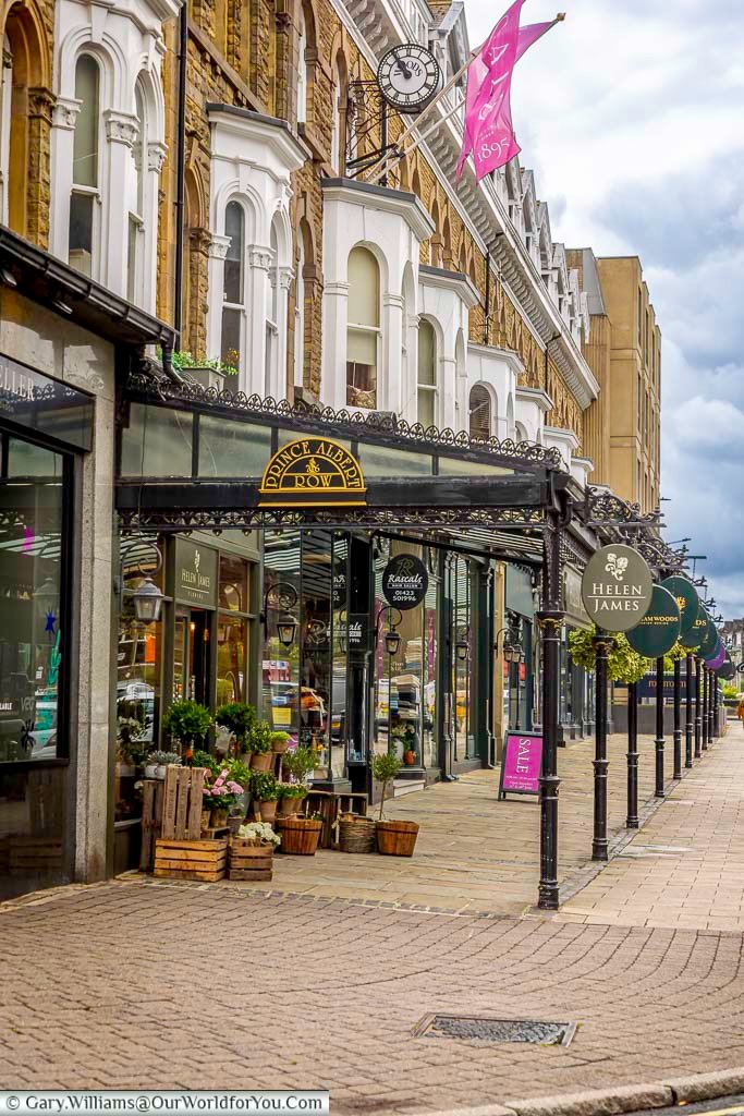 Station Parade in Harrogate is lined with Victorian shopfronts, ironwork canopies, and independent retailers near the railway station. This busy street offers a classic introduction to Harrogate’s town centre and city-break appeal.