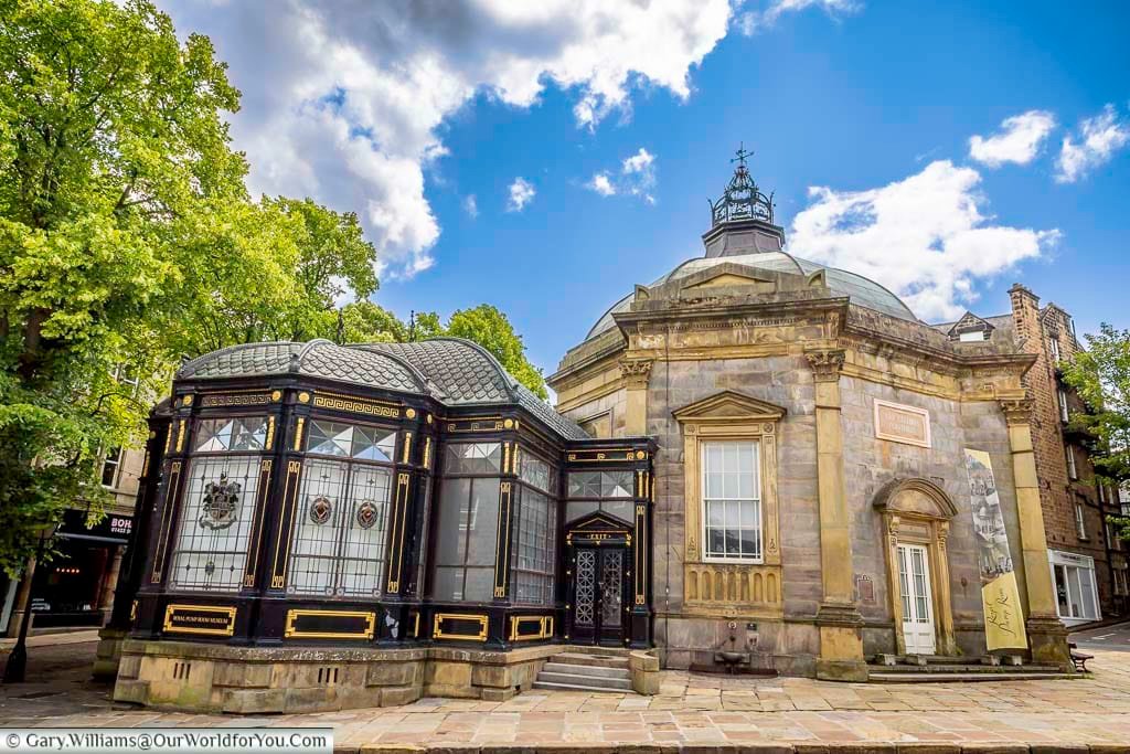 The Royal Pump Room Museum in Harrogate reflects the town’s spa history with its classical architecture and prominent dome. This historic building is one of Harrogate’s top attractions and a focal point of its Victorian heritage.