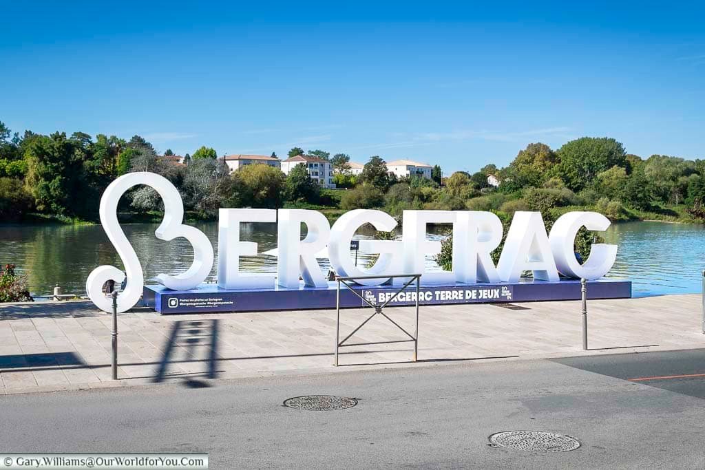 Featured image for “Visiting the charming town of Bergerac, Dordogne”