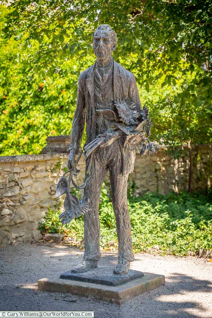 Bronze statue of artist Vincent van Gogh standing in the gardens of Saint-Paul-de-Mausole in Saint-Rémy-de-Provence.